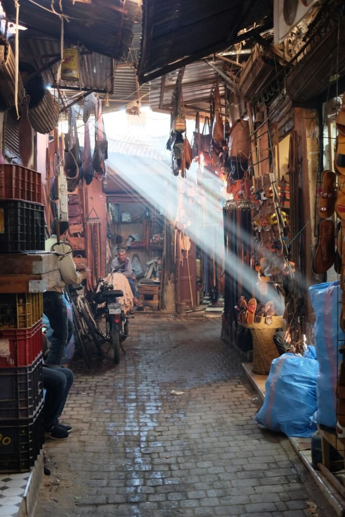 Scène de souk au Maroc